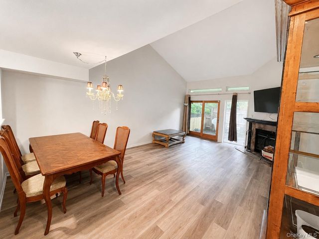 40 Waterside Close, Eastchester, NY 10709