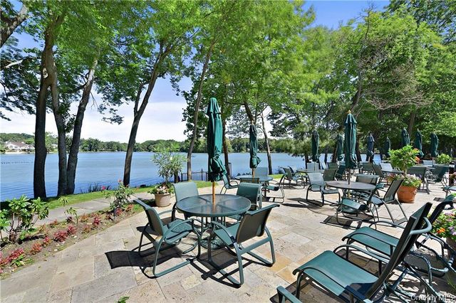 40 Waterside Close, Eastchester, NY 10709