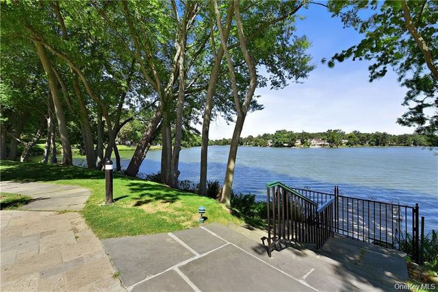 40 Waterside Close, Eastchester, NY 10709