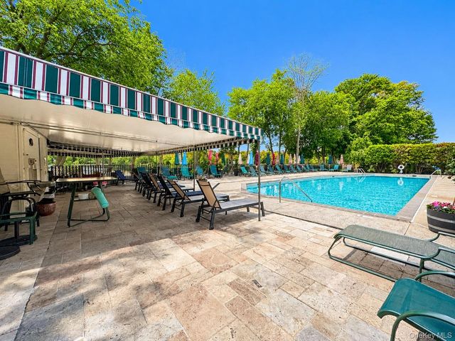 40 Waterside Close, Eastchester, NY 10709