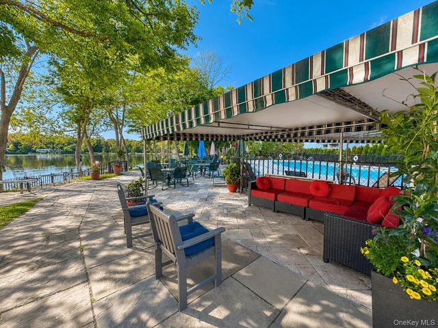 40 Waterside Close, Eastchester, NY 10709