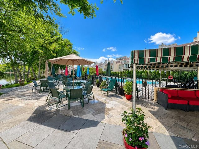 40 Waterside Close, Eastchester, NY 10709