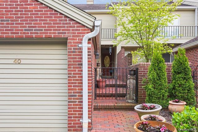 40 Waterside Close, Eastchester, NY 10709