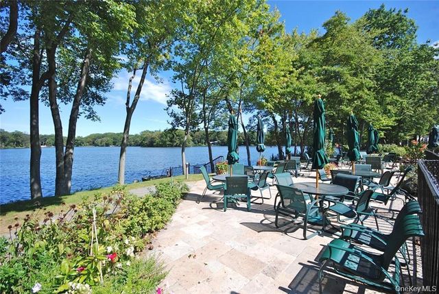 40 Waterside Close, Eastchester, NY 10709