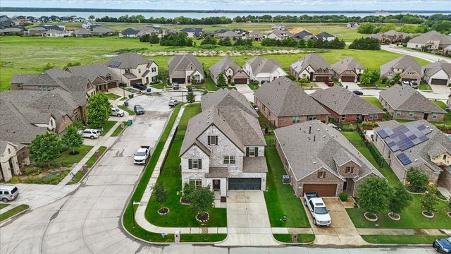 618 Race Drive, Heath, TX 75126