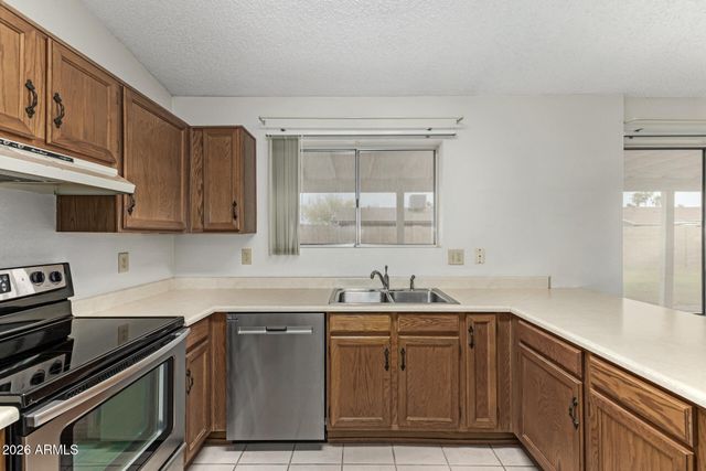 7926 W SHANGRI LA Road, Peoria, AZ 85345