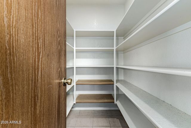 7926 W SHANGRI LA Road, Peoria, AZ 85345