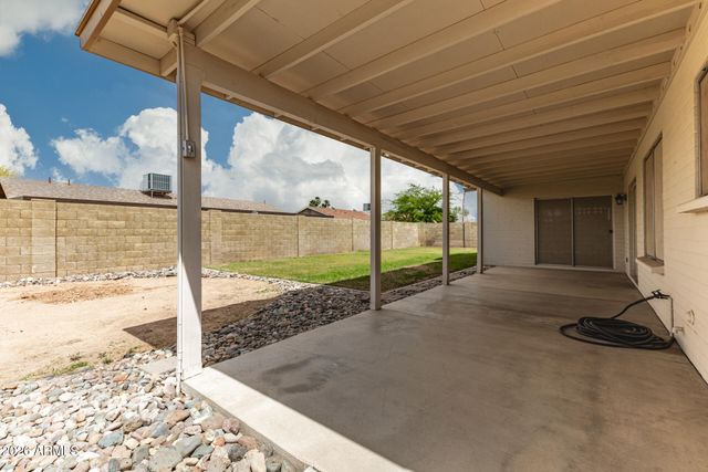 7926 W SHANGRI LA Road, Peoria, AZ 85345