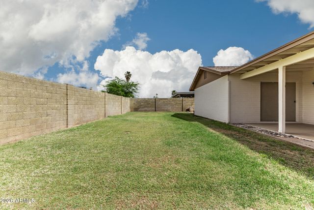 7926 W SHANGRI LA Road, Peoria, AZ 85345