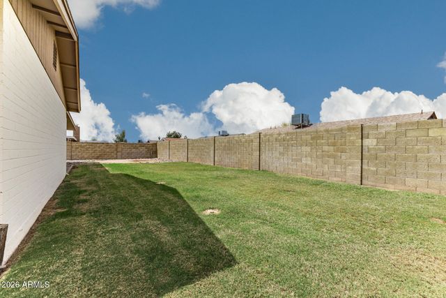 7926 W SHANGRI LA Road, Peoria, AZ 85345