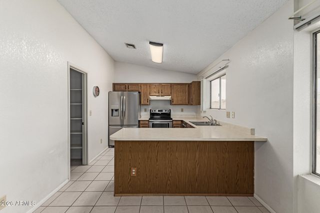 7926 W SHANGRI LA Road, Peoria, AZ 85345