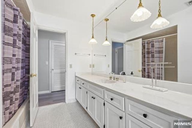376 Lakeview Drive, Wyckoff, NJ 07481
