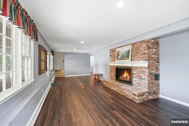 376 Lakeview Drive, Wyckoff, NJ 07481