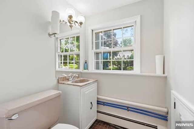 376 Lakeview Drive, Wyckoff, NJ 07481