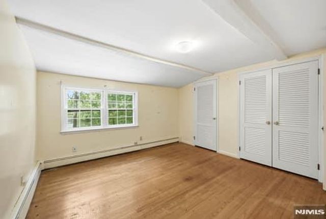 376 Lakeview Drive, Wyckoff, NJ 07481