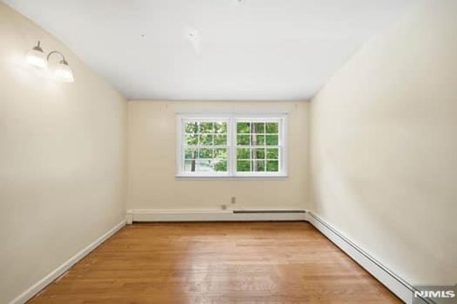 376 Lakeview Drive, Wyckoff, NJ 07481
