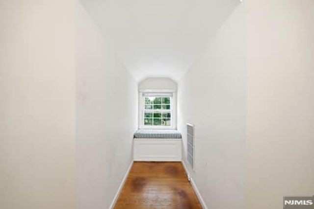 376 Lakeview Drive, Wyckoff, NJ 07481