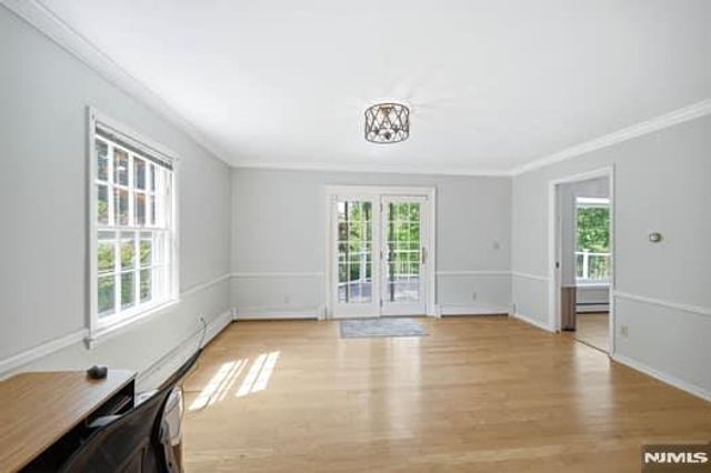 376 Lakeview Drive, Wyckoff, NJ 07481