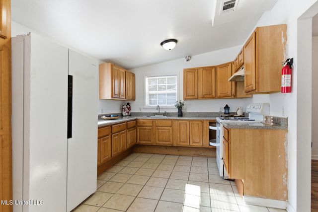 520 Bookter Street, Bay Saint Louis, MS 39520