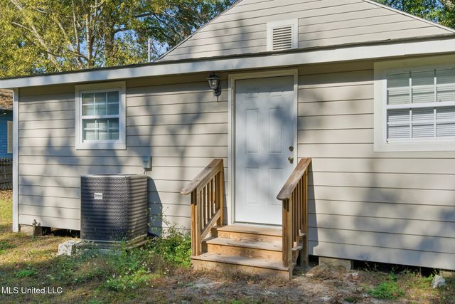 520 Bookter Street, Bay Saint Louis, MS 39520