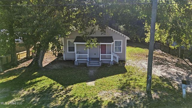 520 Bookter Street, Bay Saint Louis, MS 39520