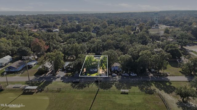 520 Bookter Street, Bay Saint Louis, MS 39520