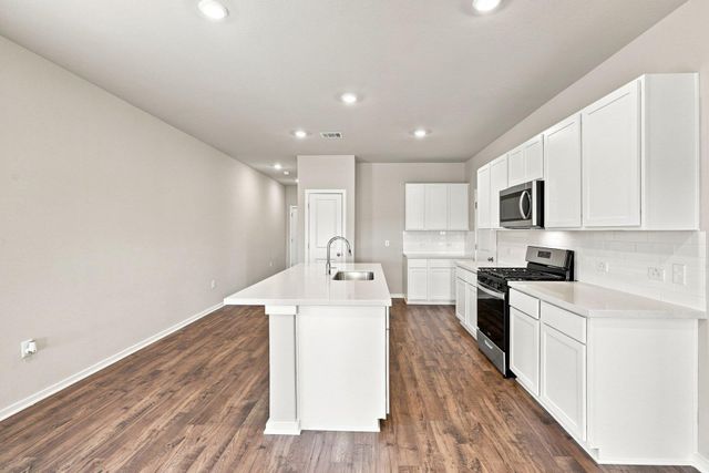 149 Ayres Horn, Cedar Creek, TX 78612