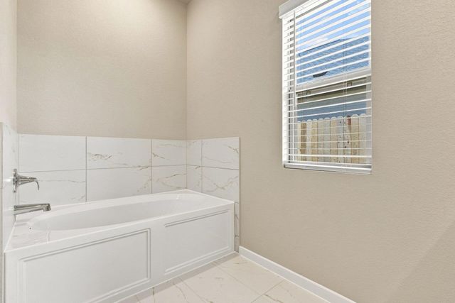 149 Ayres Horn, Cedar Creek, TX 78612