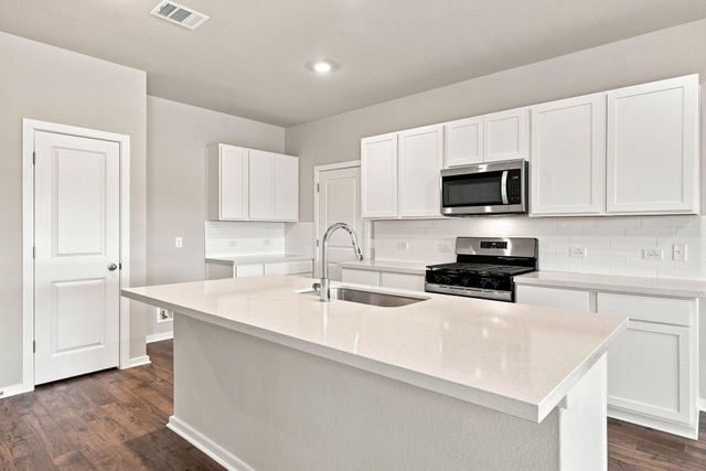 149 Ayres Horn, Cedar Creek, TX 78612