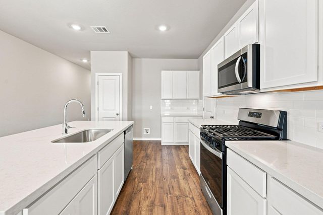 149 Ayres Horn, Cedar Creek, TX 78612