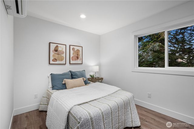 9731 13th Avenue NW, Seattle, WA 98117
