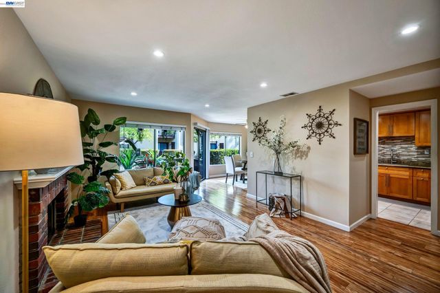 14370 Outrigger Drive, San Leandro, CA 94577