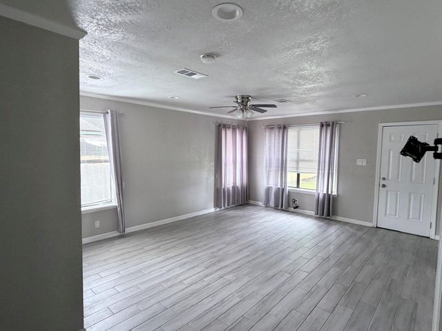 428 Azalea Street, Lake Jackson, TX 77566