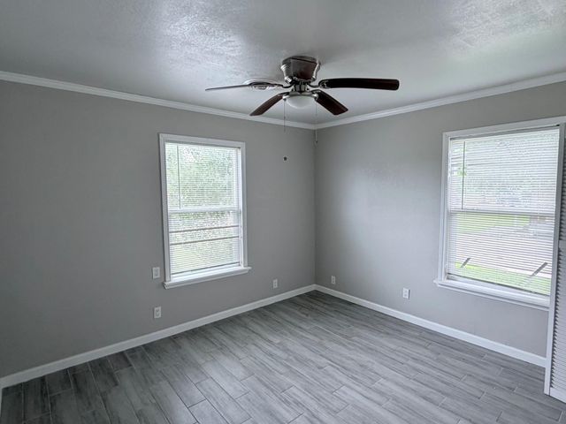 428 Azalea Street, Lake Jackson, TX 77566