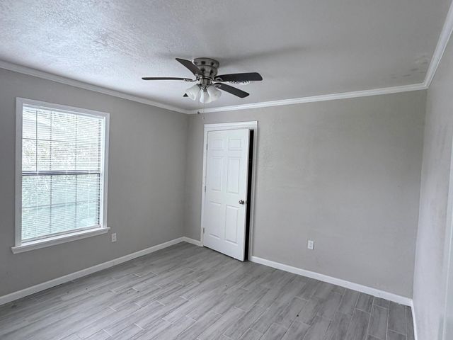 428 Azalea Street, Lake Jackson, TX 77566