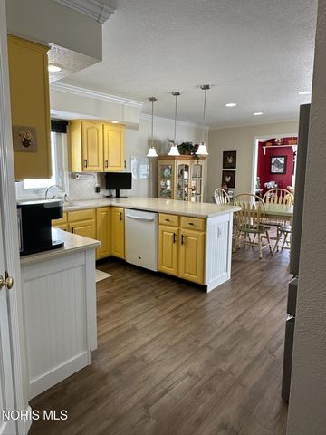 4417 Clearwater Drive, Maumee, OH 43537