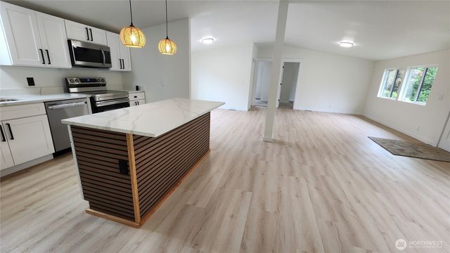 821 G Street, Vader, WA 98593