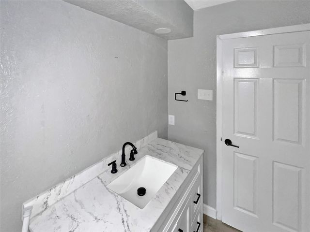 1306 Elby Street, Irving, TX 75061