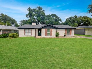 1306 Elby Street, Irving, TX 75061