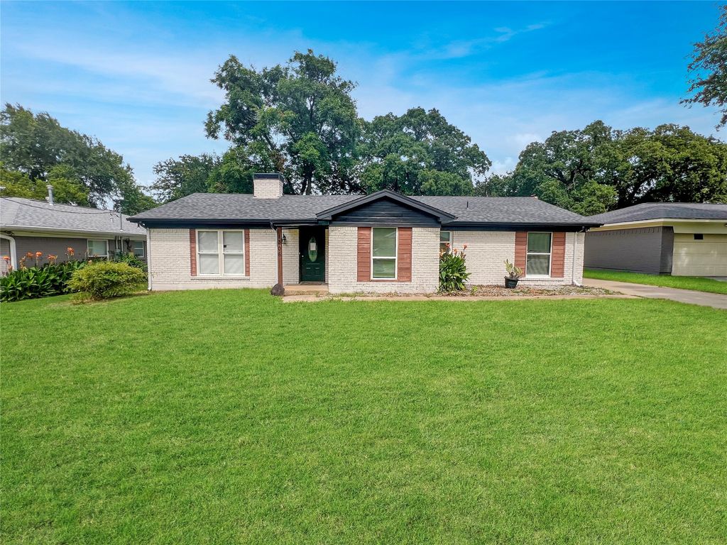 1306 Elby Street, Irving, TX 75061