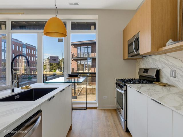 8324 Center Street 304, River Grove, IL 60171