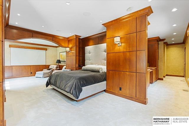 717 Hackberry Road, Omaha, NE 68132