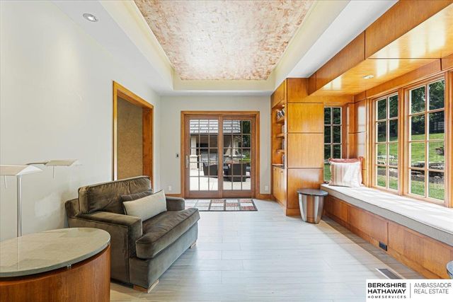 717 Hackberry Road, Omaha, NE 68132