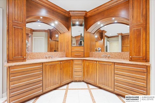 717 Hackberry Road, Omaha, NE 68132