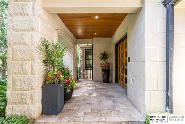 717 Hackberry Road, Omaha, NE 68132