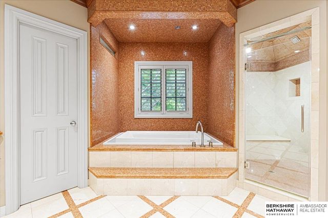 717 Hackberry Road, Omaha, NE 68132