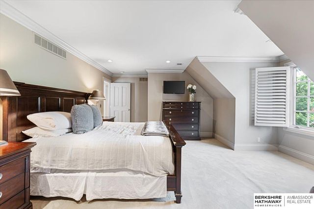 717 Hackberry Road, Omaha, NE 68132