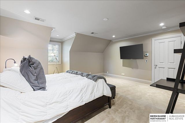 717 Hackberry Road, Omaha, NE 68132