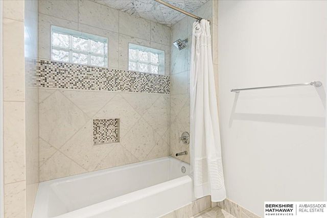 717 Hackberry Road, Omaha, NE 68132