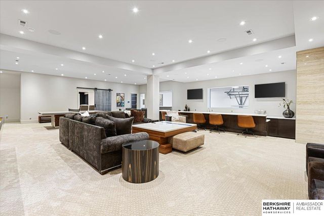 717 Hackberry Road, Omaha, NE 68132